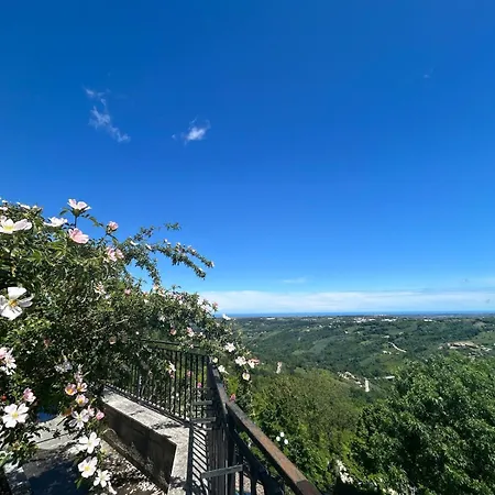 La Terrazza D'abruzzo Apartment *